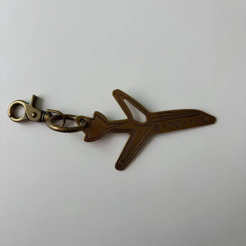 [BUNJANG] STU Airplane Keyring Gold / stu 비행기 키링 골드