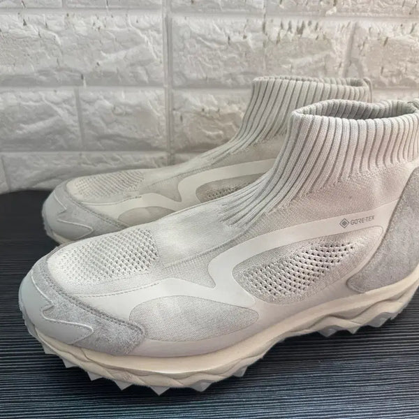 [BUNJANG] Mizuno x Nonnative Wave Mujin Off White Sneakers (Size 300) / [300] 미즈노 x 논네이티브 웨이브 무진 오프 화이트