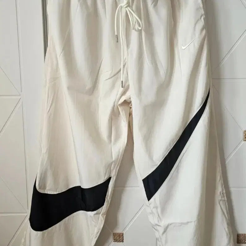 [BUNJANG] Nike Big Swoosh Training Pants Ivory / 나이키 빅스우시 트레이닝 바지 아이보리