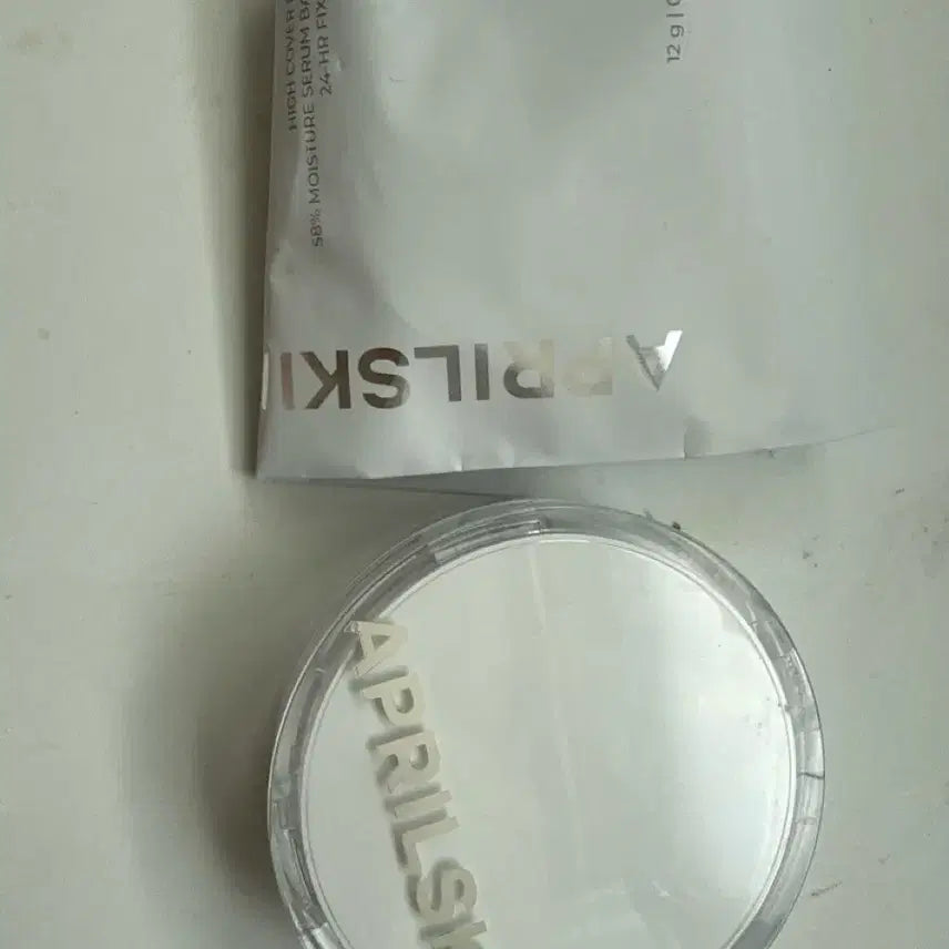 [BUNJANG] April Skin Magic Snow Cushion (Refill Included) / 에이프릴스킨 매직스노우 쿠션 팝니다