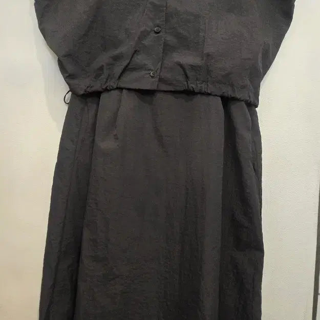 [BUNJANG] Black Two-Piece Set with Shirring Detail / 시원한 바스락  셔츠 투피스