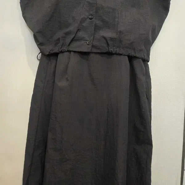[BUNJANG] Black Two-Piece Set with Shirring Detail / 시원한 바스락  셔츠 투피스