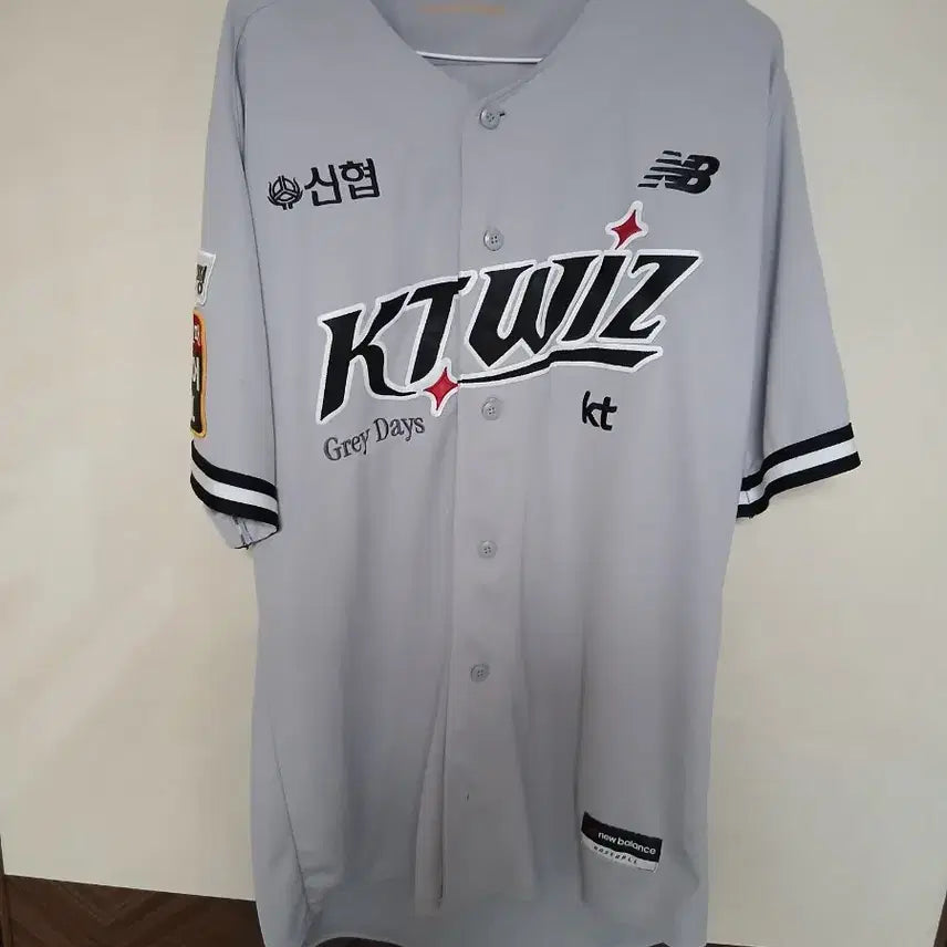 [BUNJANG] KT Wiz New Balance Game-Worn Baseball Jersey (Gray, Size 105-110) / kt위즈 실착유니폼