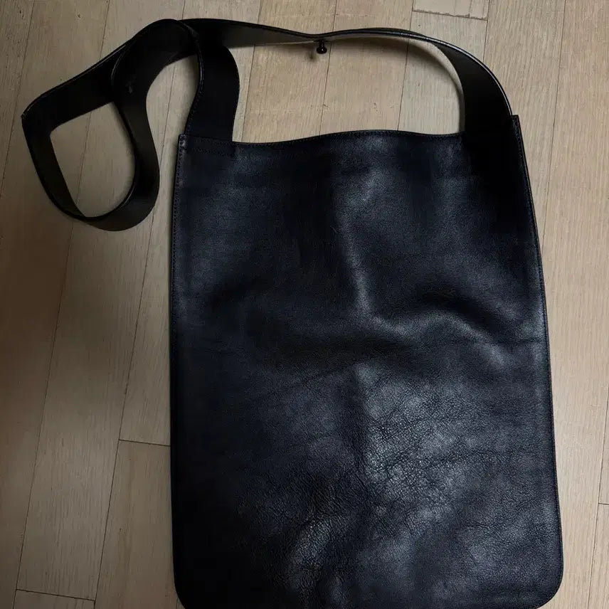[BUNJANG] Recto Leather Shoulder Bag / 렉토 가죽 숄더백