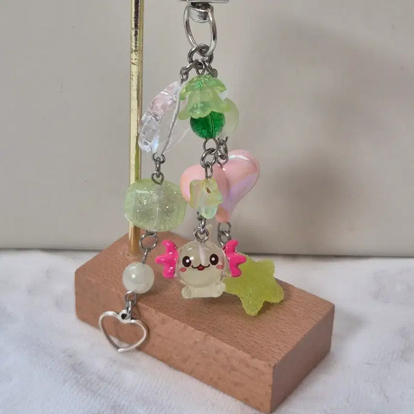 [BUNJANG] Glow-in-the-Dark Axolotl Beaded Keyring / 야광우파루파 키링 비즈키링