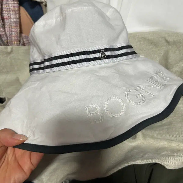 [BUNJANG] Bogner Majestique Embroidered Women's Summer Hat / 보그너 마소재 자수 여성 여름 모자