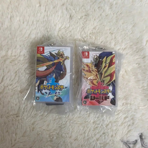[BUNJANG] Nintendo Sword & Shield Cartridge Keychain / [소드&실드]닌텐도 카트리지 키링 소드 실드 카트리지 포켓몬스터 30주년 패키지 카트리지 키링