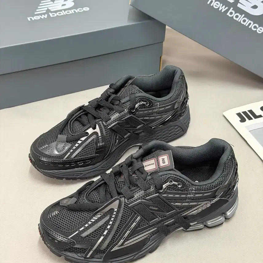 [BUNJANG] New Balance 1906 Black Metallic Silver Retro Sneakers / 뉴발란스 1906 블랙 메탈릭 실버 레트로 운동화 남녀공용 데일리 스니커즈