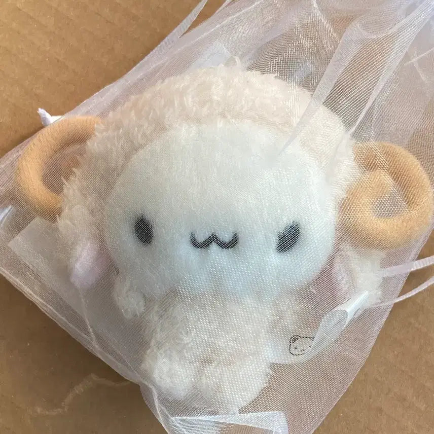 [BUNJANG] Hinakoo Yangkoo Plush (White, Sealed) / (미개봉) 히나쿠우 양쿠우 인형 (흰색)