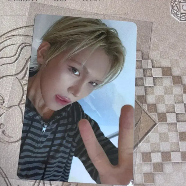 [BUNJANG] XLOV Tokyo Concert Random Photocard Hyun / 엑스러브 XLOV 도쿄콘서트 랜덤포카 현