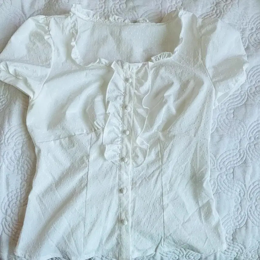 [BUNJANG] Rogal Lovely Frill Blouse / 여성 블라우스 로걀 러블리 프릴 블라우스 판매