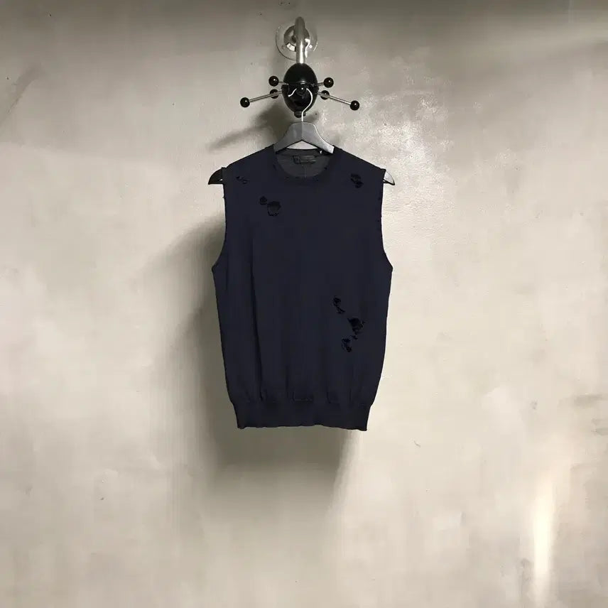 [BUNJANG] Prada Sleeveless Knit Navy Size 46 / 프라다 슬리브리스 니트 네이비 46(W)