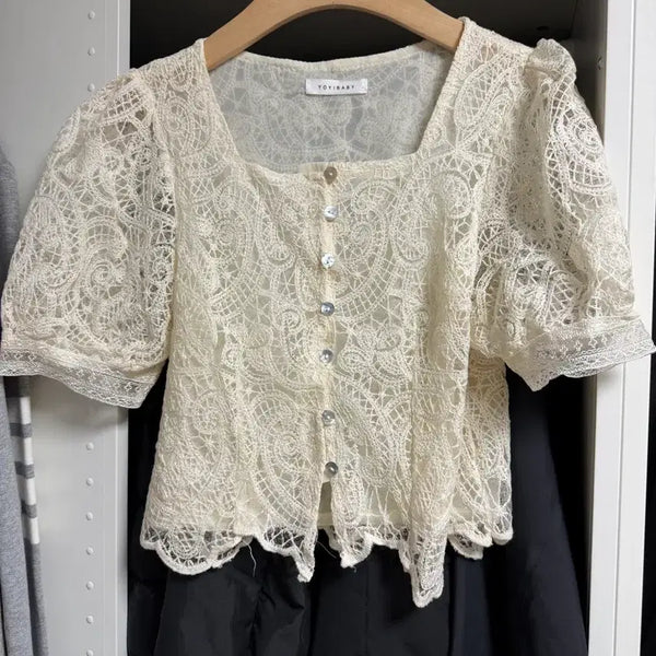 [BUNJANG] Lace Blouse with Puff Sleeves / 레이스 블라우스