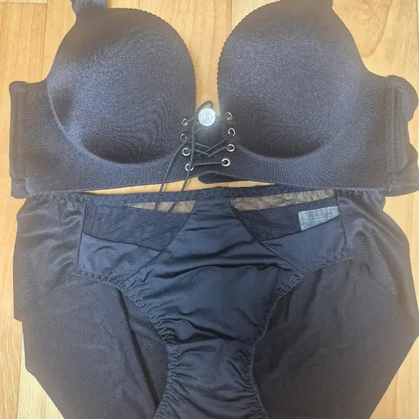[BUNJANG] Glam Lady Lingerie Set (Bra + Panty) / 글렘레이디 속옷세트(브라+팬티)