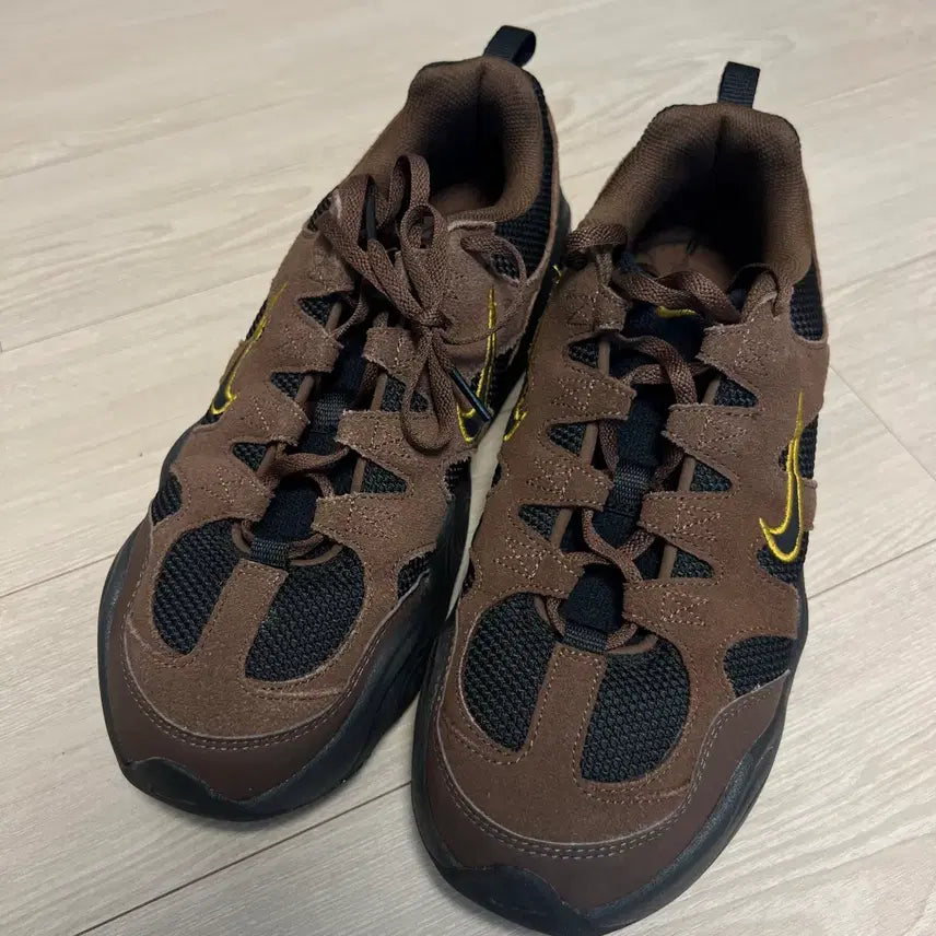 [BUNJANG] Nike Tech Hera Kakao Wow Bronzine Sneakers / [정품/275] 나이키 테크 헤라 카카오 와우 브론진 운동화