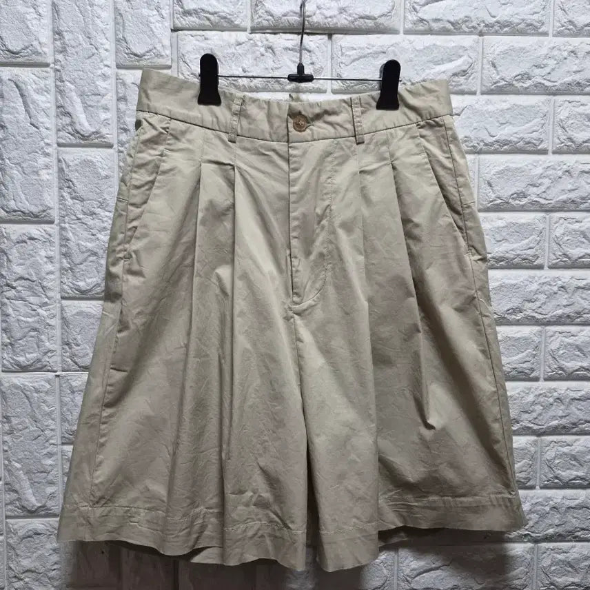 [BUNJANG] Beige Pleated Wide Shorts / 베이지 핀턱 와이드 반바지