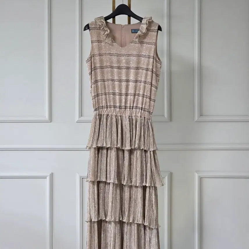 [BUNJANG] Blumin Striped Pattern Midi Dress / 블루민