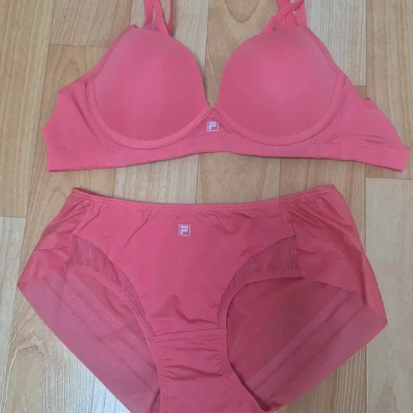 [BUNJANG] Fila Lingerie Set (Bra + Panty) / 휠라 속옷세트 (브라+팬티)