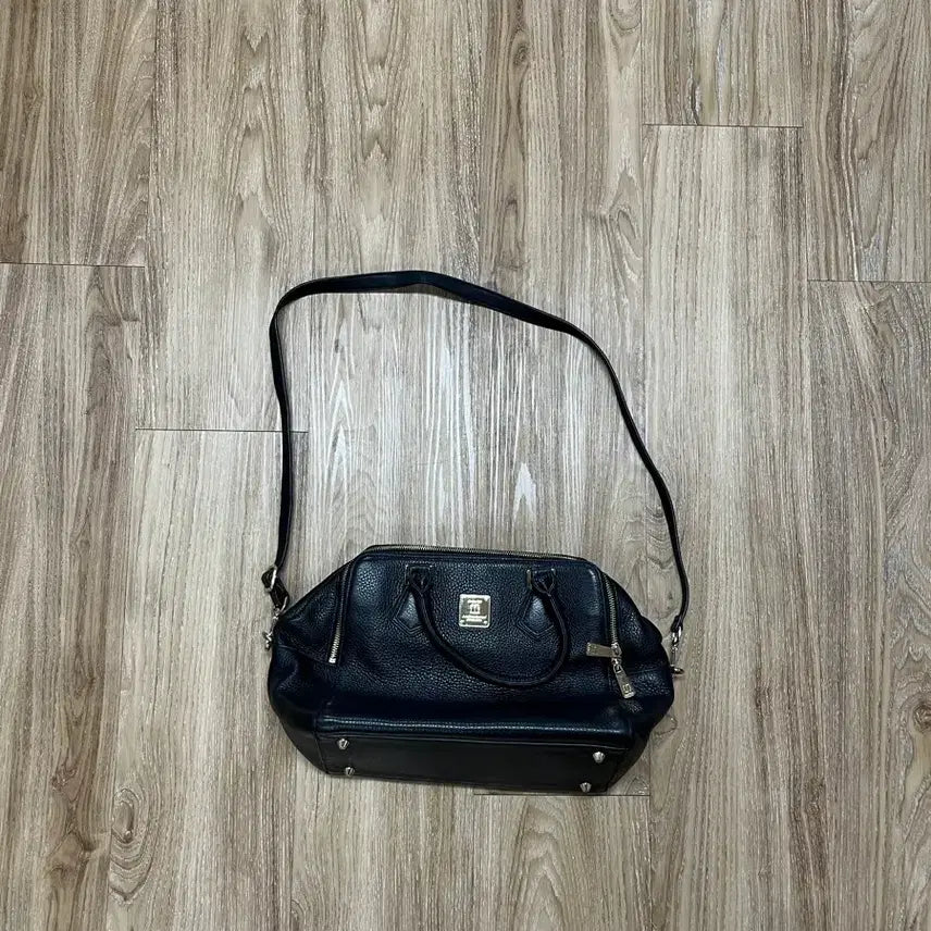 [BUNJANG] Nicole Miller Black Leather Handbag / 니콜 밀러 가방