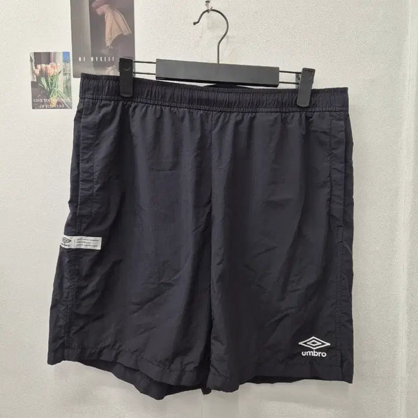 [BUNJANG] Umbro Black L Size Shorts / 깔끔한 블랙 색상의 엄브로 반바지L