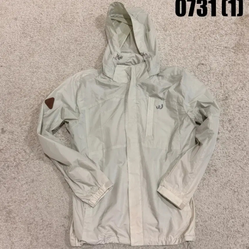 [BUNJANG] Prospecs Women's Beige Windbreaker Jacket / 프로스펙스 여성 바람막이 자켓 베이지