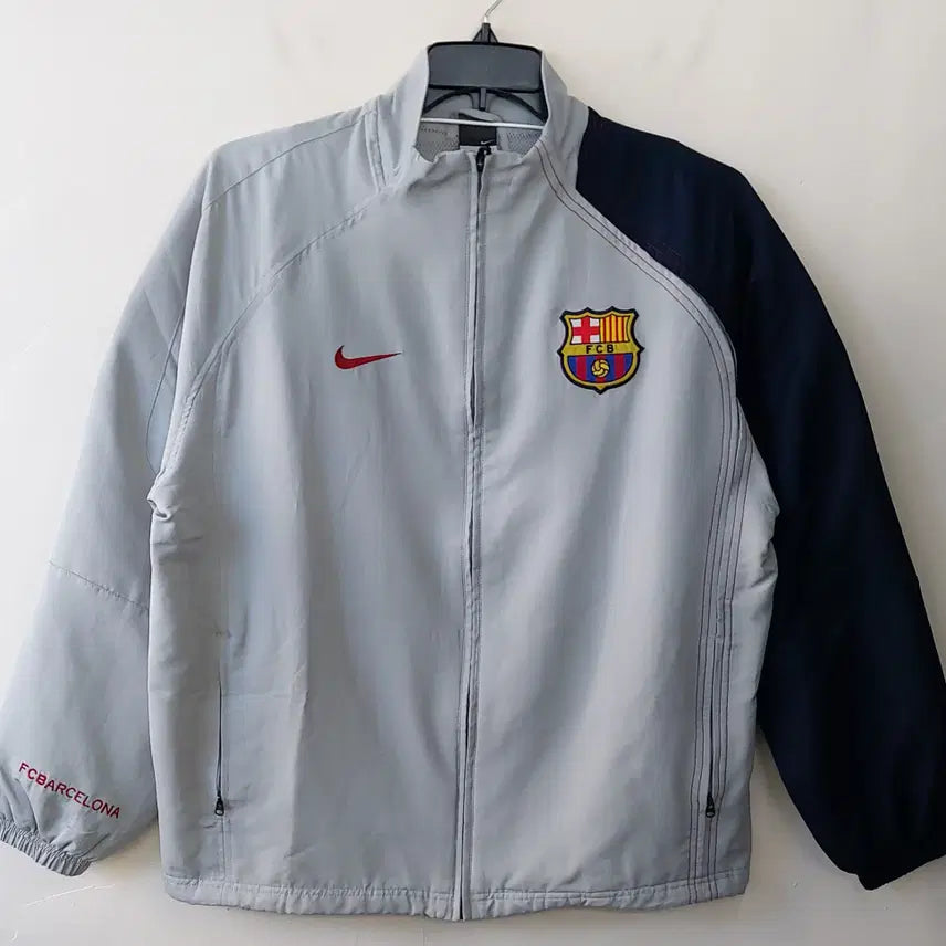 [BUNJANG] Nike FC Barcelona 05 Vintage Track Jacket - Grey/Navy (M/100) / 나이키 05빈티지 M/100 FC바르셀로나 바람막이 자켓. GN. -A.
