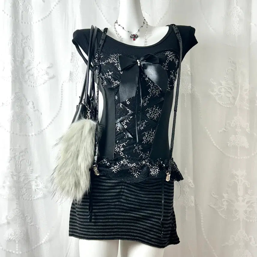 [BUNJANG] Black Ribbon Sleeveless Suspender Co-ord Set / 왕리본 슬리브리스 서스팬터 코디세트