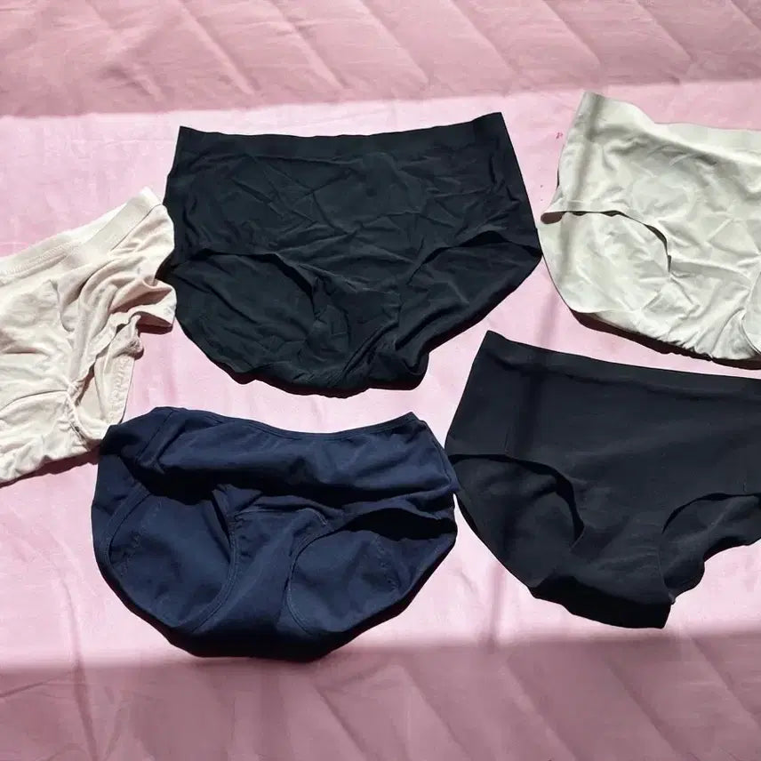 [BUNJANG] Women's Comfortable Daily Cotton Briefs / 대학생 입기 좋은 여자 팬티 (사용감 있어요)