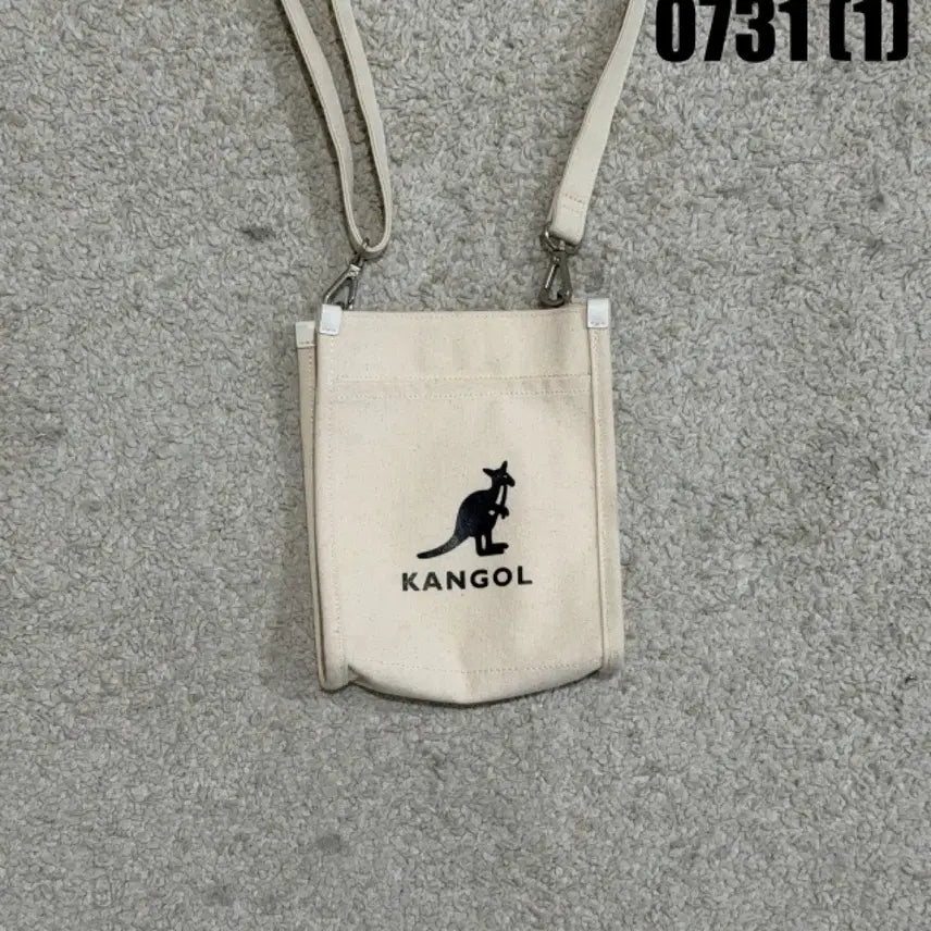 [BUNJANG] Kangol Canvas Crossbody Bag Beige / 캉골 캔버스 크로스백 베이지