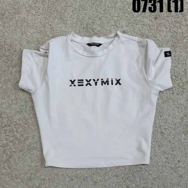[BUNJANG] Xexymix Short Sleeve Cropped T-shirt White / 젝시믹스 반팔 크롭 티셔츠 화이트