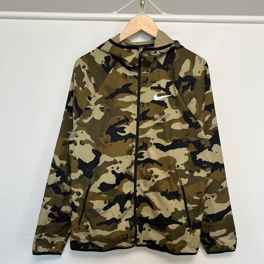 [BUNJANG] Nike Swoosh Dri-FIT Camo Military Running Windbreaker Jacket / [정품/L] 나이키 스우시 드라이핏 카모 밀리터리 런닝 바람막이