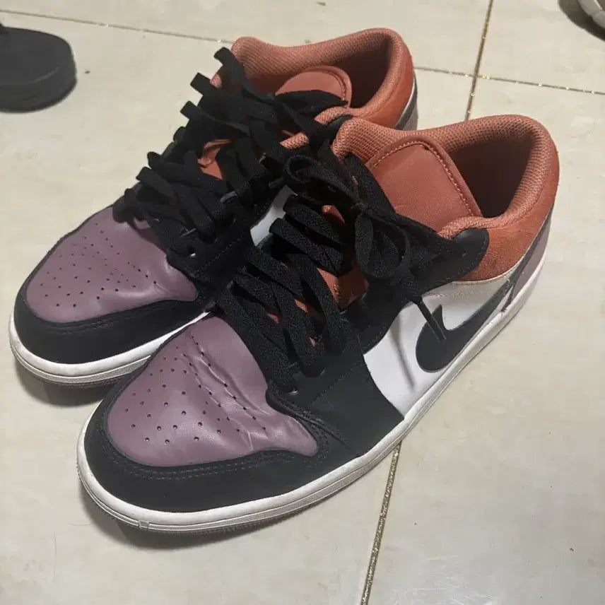 [BUNJANG] Air Jordan 1 Low Sneakers / 조던 로우