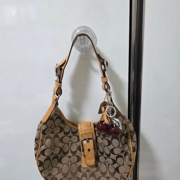 [BUNJANG] COACH Signature Shoulder Bag with Cherry Charm / 코치 숄더백  시그니처 +체리키링 포함