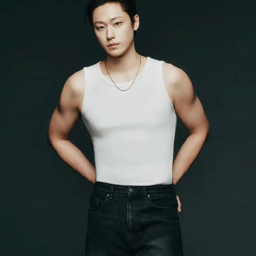 [BUNJANG] Unbranded Essential Tank Top 2-Piece Bundle / 무탠다드 에센셜 탱크탑 2개 일괄