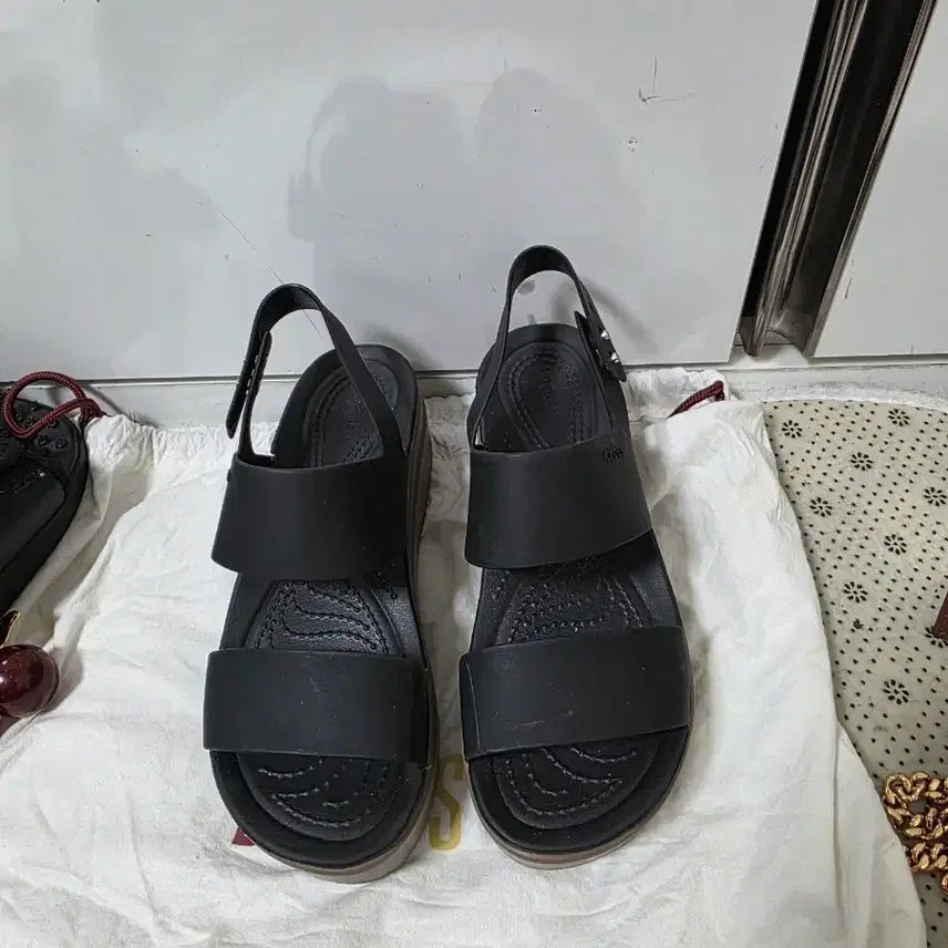 [BUNJANG] Crocs Sandals Black Size 37 / 크록스 샌들 블랙 37사이즈
