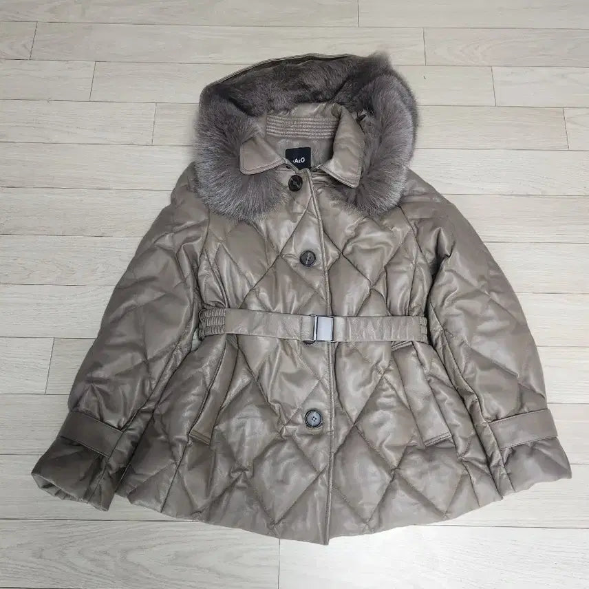 [BUNJANG] The Atgio Quilting Fur Hooded Goose Leather Jacket / 더앳지  퀼팅 퍼 후드 구스자켓 66