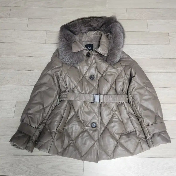 [BUNJANG] The Atgio Quilting Fur Hooded Goose Leather Jacket / 더앳지  퀼팅 퍼 후드 구스자켓 66