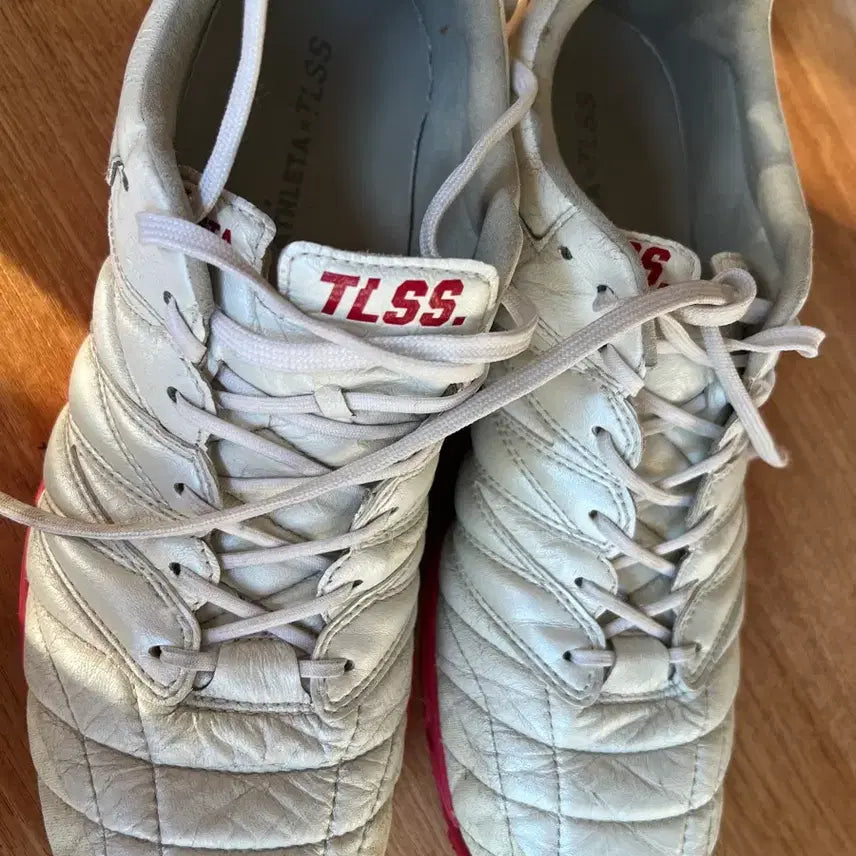 [BUNJANG] Athleta C001 285 Football Boots / 아슬레타 c001 285