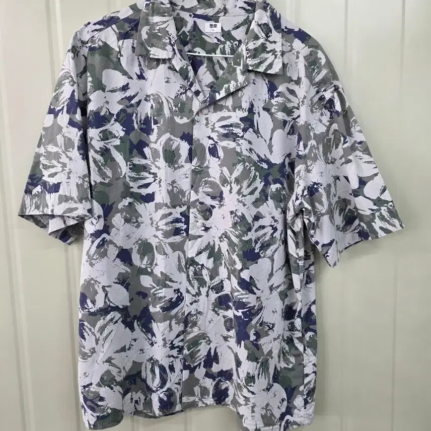 [BUNJANG] Uniqlo Patterned Short Sleeve Shirt / 유니클로 반팔 셔츠 패턴 M(국내100)