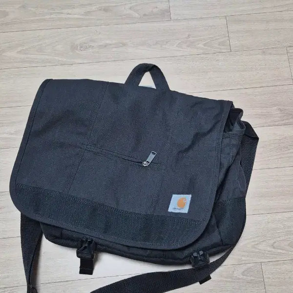 [BUNJANG] Carhartt Messenger Bag Black / 칼하트 메신저백 블랙 상태굿