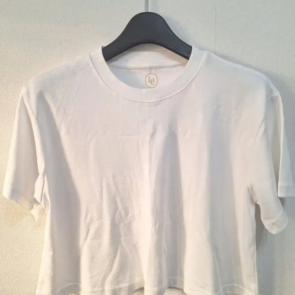 [BUNJANG] Love Me Lou Cotton Blend T-Shirt / 새상품 러브미우 티셔츠