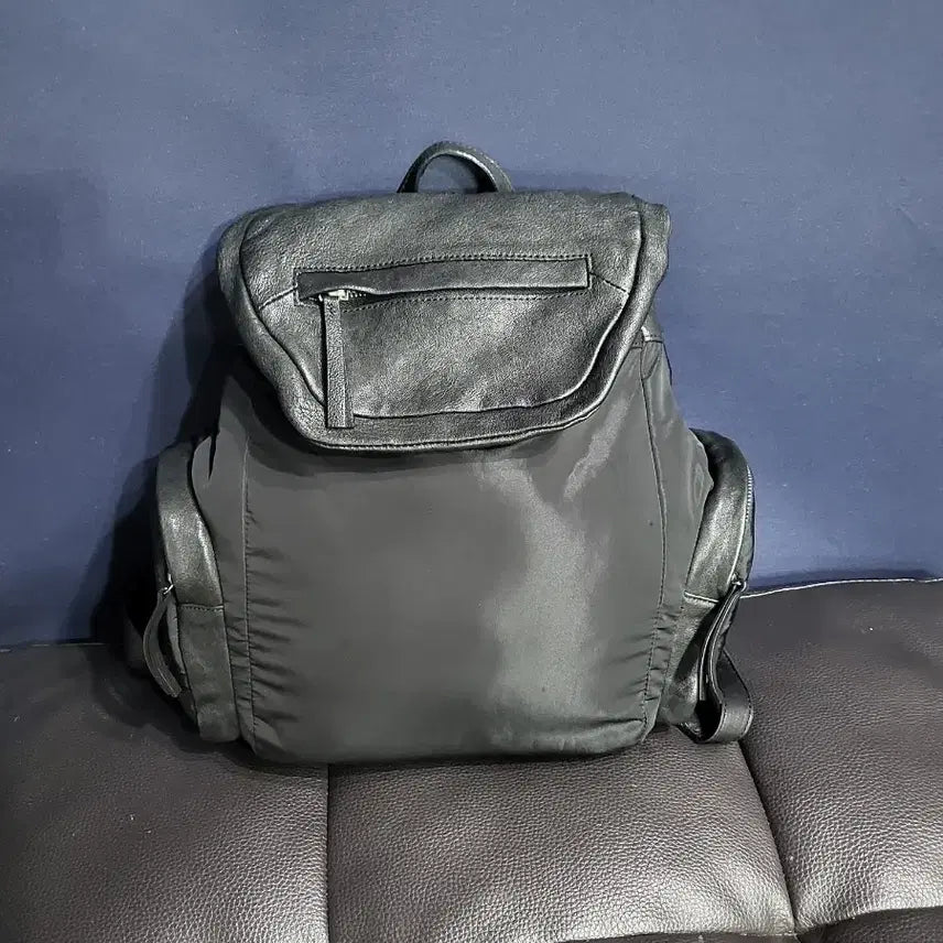 [BUNJANG] KUHO Leather Blend Fabric Backpack Black / 구호 가죽 패브릭 혼방 백팩