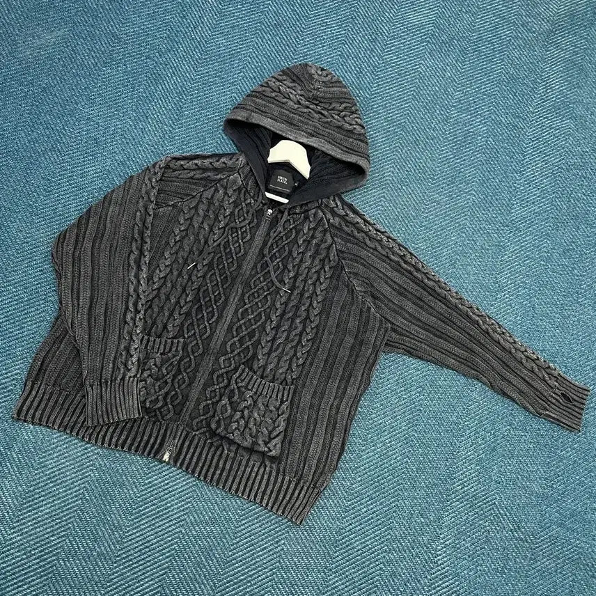 [BUNJANG] Dimitri Black Two-Way Knit Hooded Zip-Up / [3] 디미트리블랙 투웨이 니트 후드집업 만원샵