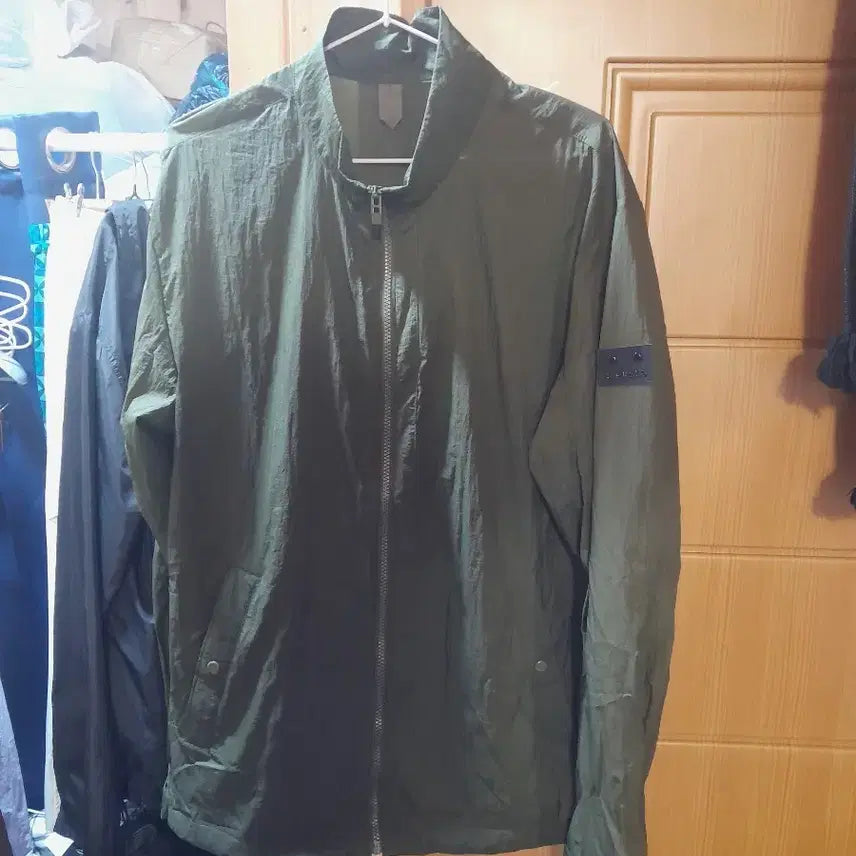[BUNJANG] Treksta Men's Lightweight Windbreaker 110 / 트렉스타 남성 경량바람막이 110