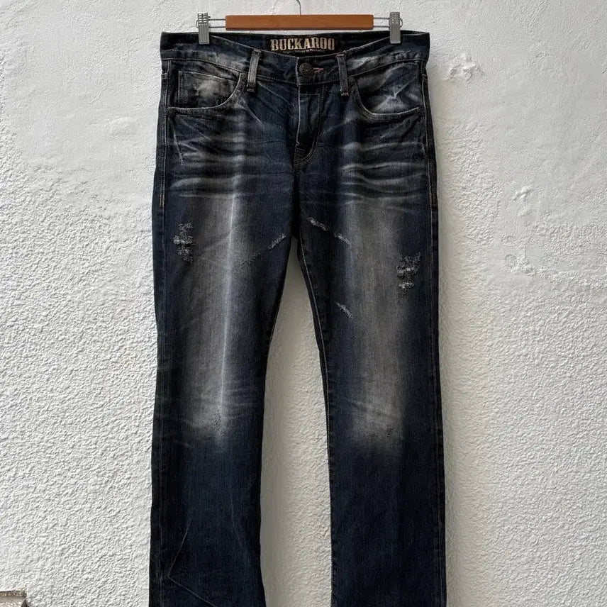 [BUNJANG] Buckaroo Washed Distressed Denim Pants (Size 32) / [32] 버커루 워시드 디스트레드 데님팬츠