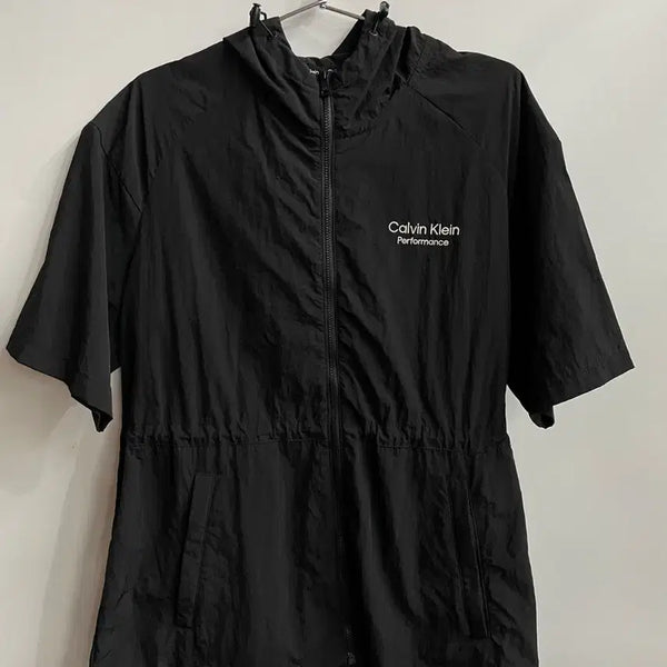 [BUNJANG] Calvin Klein Performance Black Half-Sleeve Hooded Anorak Windbreaker / [M] 캘빈클라인 퍼포먼스 CALVIN KLEIN 반팔 후드 아노락 바람막이 블랙