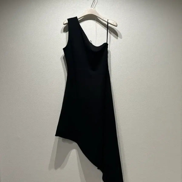[BUNJANG] COS One-Shoulder Asymmetrical Black Dress / 코스 원숄더 비대칭 블랙원피스