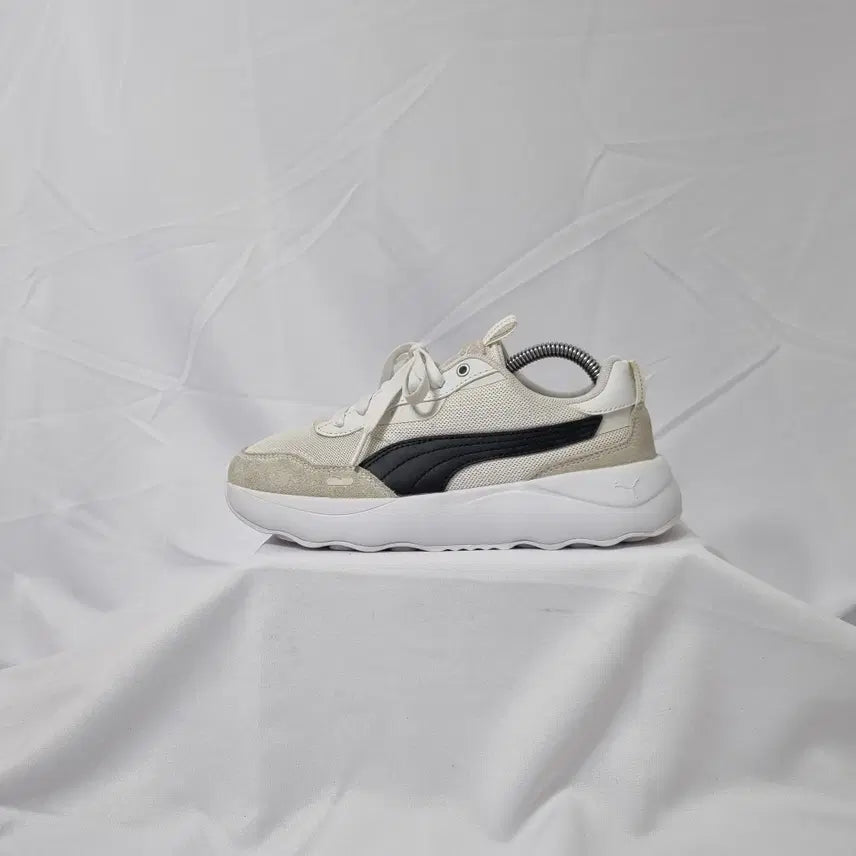 [BUNJANG] Puma Runntamed Platform Sneakers / 빈티지하서 230 푸마 런테임드 플랫폼 운동화 스니커즈