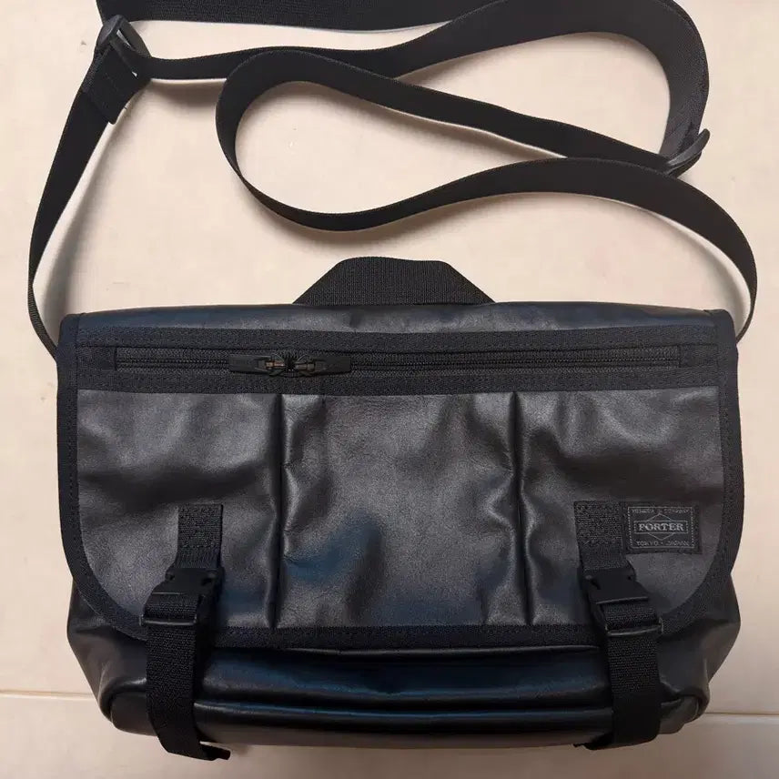 [BUNJANG] Porter Aluff Messenger Bag Black / 포터 알루프 메신저백 블랙