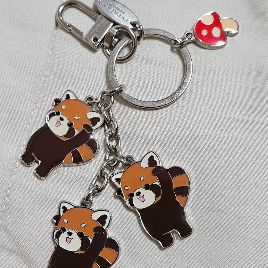 [BUNJANG] Everland Red Panda Mushroom Keyring / 에버랜드 레서판다 버섯 키링